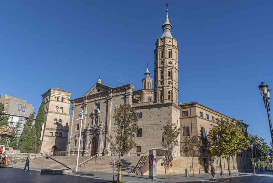 Zaragoza 061 - iglesia de San Juan de los Panetes.jpg